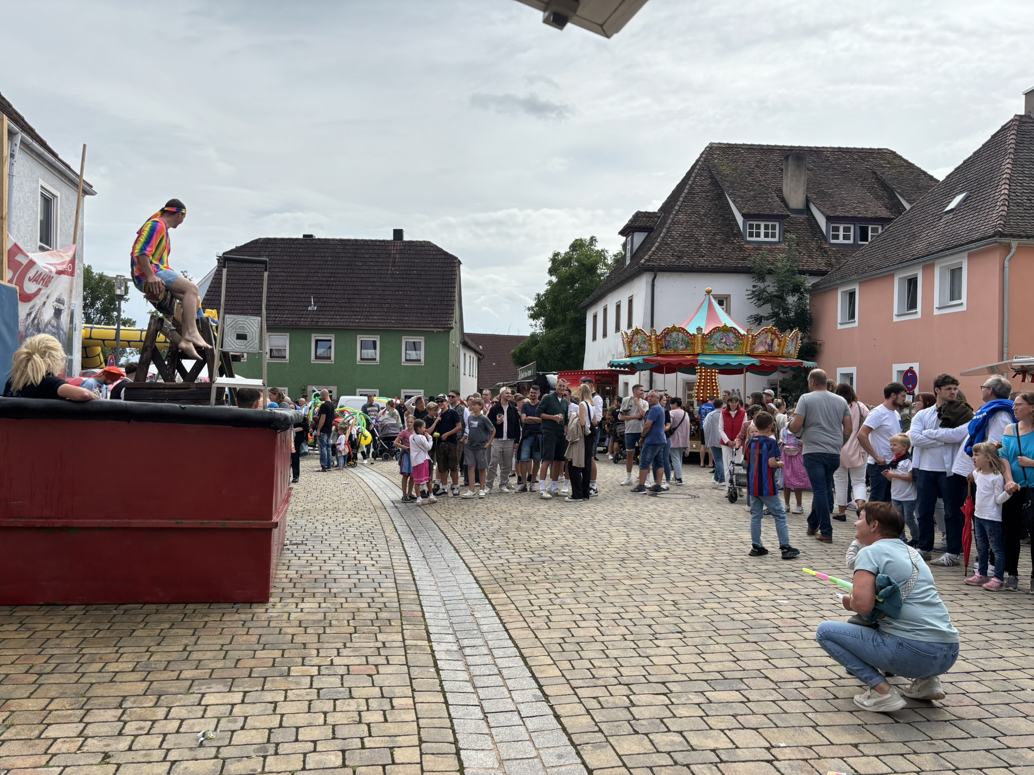 Foto auf das Wasserbecken der FFW Ornbau an der Kerwa 2025